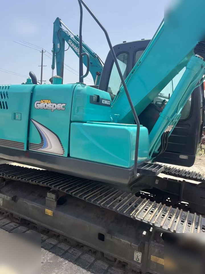 KOBELCO SK130 LC - Máy xúc bánh xích: hình 3 KOBELCO SK130 LC - Máy xúc bánh xích: hình 3