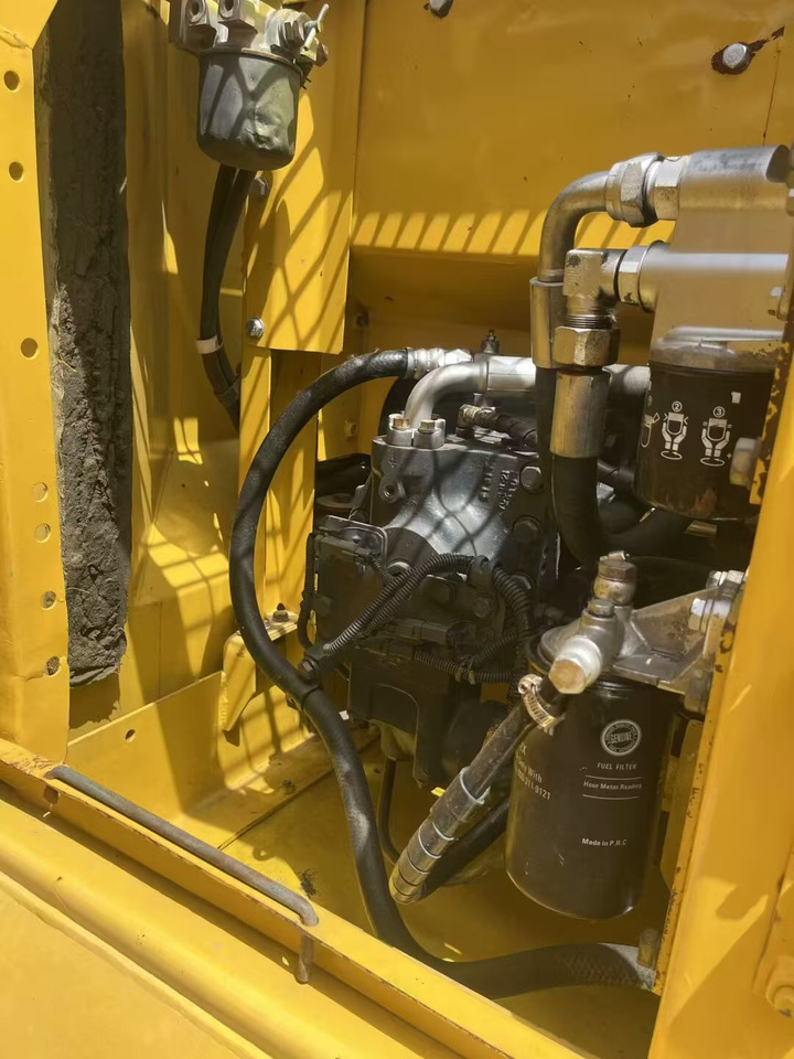 KOMATSU pc130-7 - Máy xúc bánh xích: hình 3 KOMATSU pc130-7 - Máy xúc bánh xích: hình 3