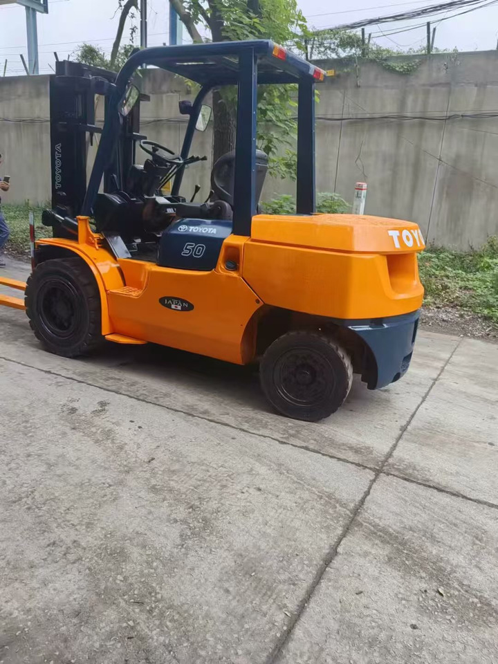 TOYATA 5-TON - Máy nâng người thẳng đứng: hình 1 TOYATA 5-TON - Máy nâng người thẳng đứng: hình 1