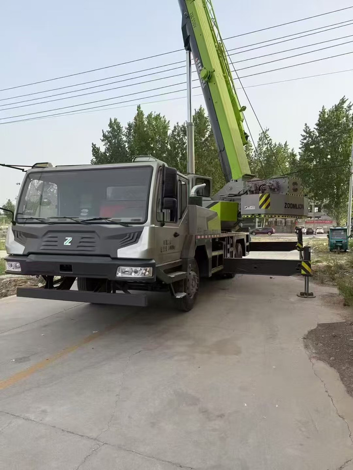 Zoomlion 35-ton - Cẩu bánh lốp: hình 3 Zoomlion 35-ton - Cẩu bánh lốp: hình 3
