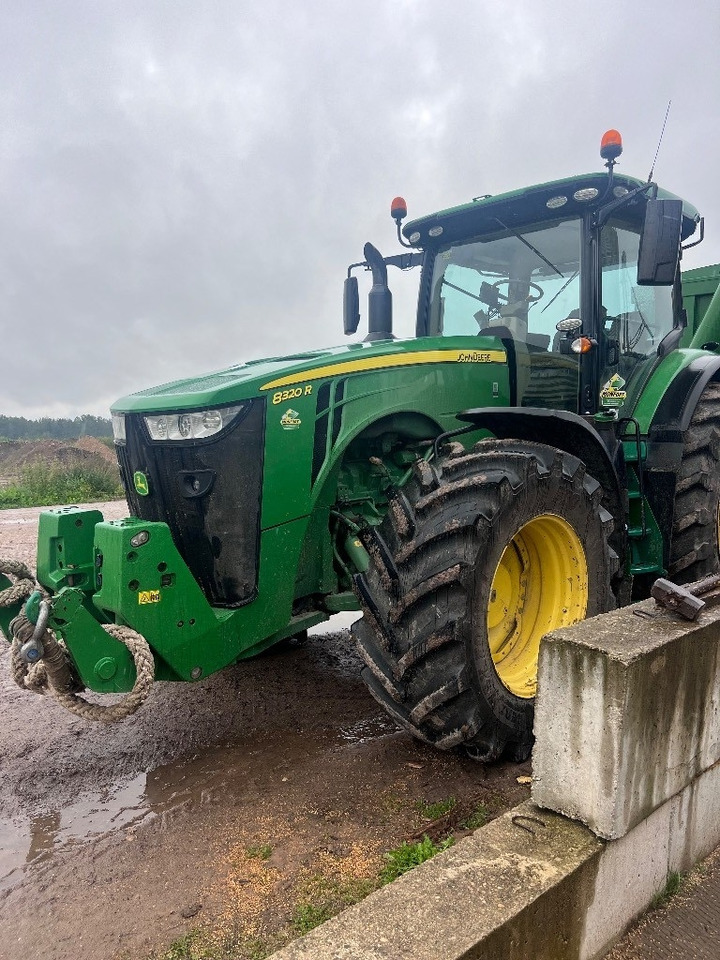John Deere 8320R - Máy cày: hình 1 John Deere 8320R - Máy cày: hình 1