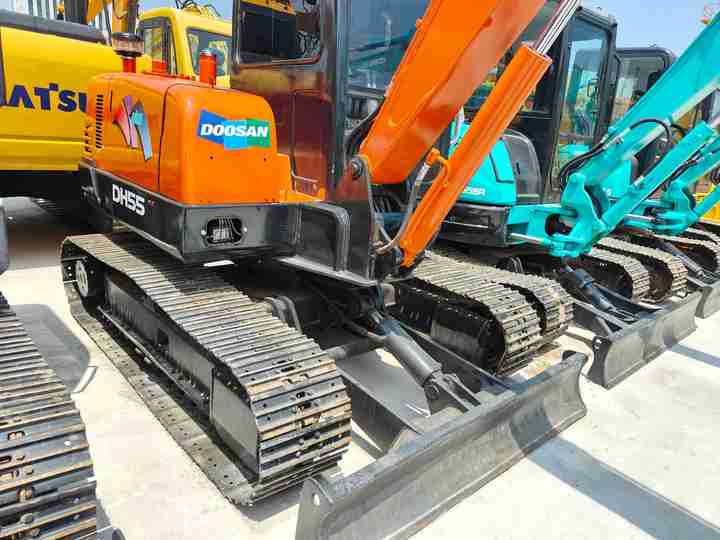 90% New Mini Excavator Doosan DH55, 5-Ton Mini Used Doosan Excavator with Low Price and Good Quality - Máy xúc mini: hình 5 90% New Mini Excavator Doosan DH55, 5-Ton Mini Used Doosan Excavator with Low Price and Good Quality - Máy xúc mini: hình 5