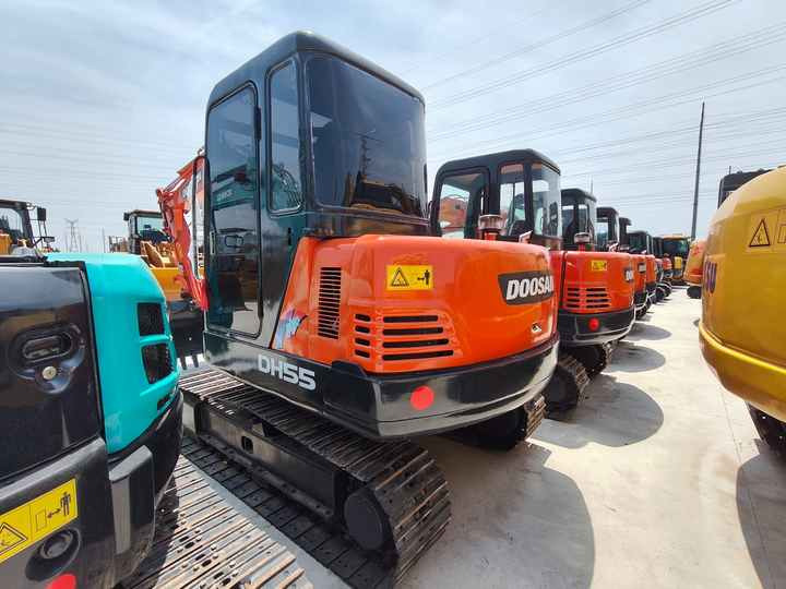 90% New Mini Excavator Doosan DH55, 5-Ton Mini Used Doosan Excavator with Low Price and Good Quality - Máy xúc mini: hình 3 90% New Mini Excavator Doosan DH55, 5-Ton Mini Used Doosan Excavator with Low Price and Good Quality - Máy xúc mini: hình 3