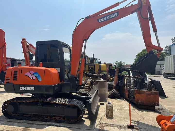90% New Mini Excavator Doosan DH55 Second-hand Excavator 5 Ton Mini Used Excavator for Sale in Low Price - Máy xúc mini: hình 4 90% New Mini Excavator Doosan DH55 Second-hand Excavator 5 Ton Mini Used Excavator for Sale in Low Price - Máy xúc mini: hình 4