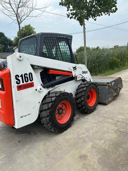 BOBCAT Brand Skid Loader S185 Used Machine Hot Sale - Máy xúc lật bánh lốp: hình 4 BOBCAT Brand Skid Loader S185 Used Machine Hot Sale - Máy xúc lật bánh lốp: hình 4
