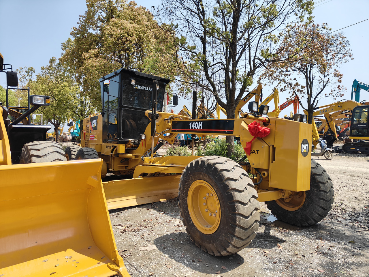 CATERPILLAR 140H construction machine good price in stock - Máy san: hình 1 CATERPILLAR 140H construction machine good price in stock - Máy san: hình 1