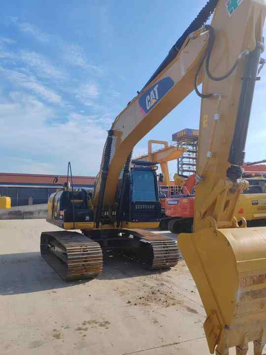 Durable Second Hand Machine Original Used Caterpillar Excavator CAT 330D2 USED 329D2 320D2 325D 315D Excavator - Máy xúc bánh xích: hình 2 Durable Second Hand Machine Original Used Caterpillar Excavator CAT 330D2 USED 329D2 320D2 325D 315D Excavator - Máy xúc bánh xích: hình 2
