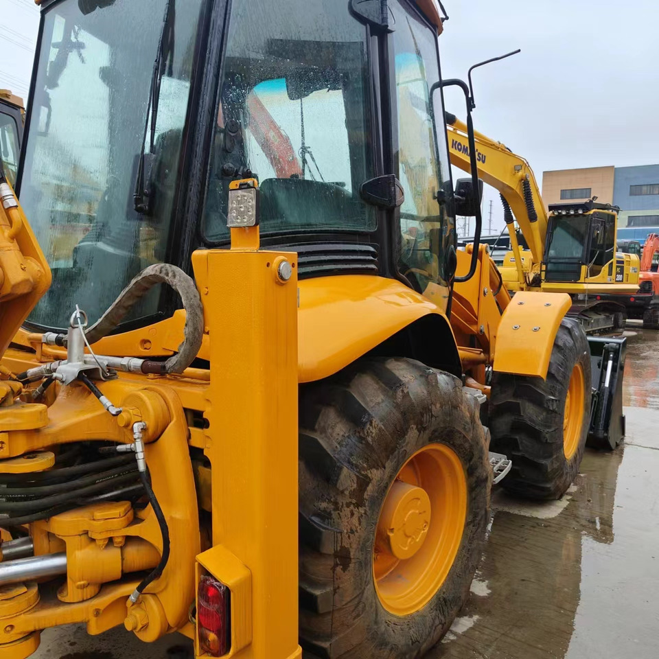 JCB 4CX - Máy xúc trước múc sau: hình 2 JCB 4CX - Máy xúc trước múc sau: hình 2