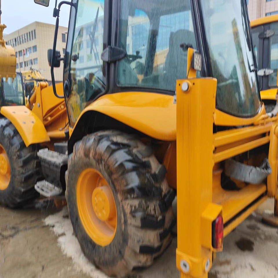 JCB 4CX - Máy xúc trước múc sau: hình 4 JCB 4CX - Máy xúc trước múc sau: hình 4