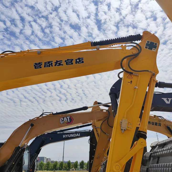 PC200-8 Low Working Hour Second Hand 20 Ton Excavator Komatsu Pc200-8 Crawler Excavator Used Komatsu Excavator PC200-8N1 - Máy xúc: hình 4 PC200-8 Low Working Hour Second Hand 20 Ton Excavator Komatsu Pc200-8 Crawler Excavator Used Komatsu Excavator PC200-8N1 - Máy xúc: hình 4