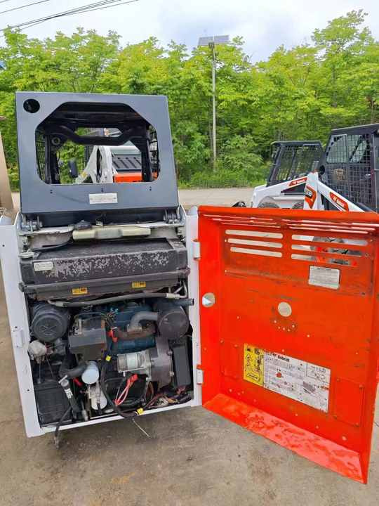Second Hand Bobcat S70 Skid Steer Loader on Stock Excellent Performance Bobcat S70 S160 S300 330 Skid Steer for Sale - Máy xúc lật đa năng: hình 4 Second Hand Bobcat S70 Skid Steer Loader on Stock Excellent Performance Bobcat S70 S160 S300 330 Skid Steer for Sale - Máy xúc lật đa năng: hình 4