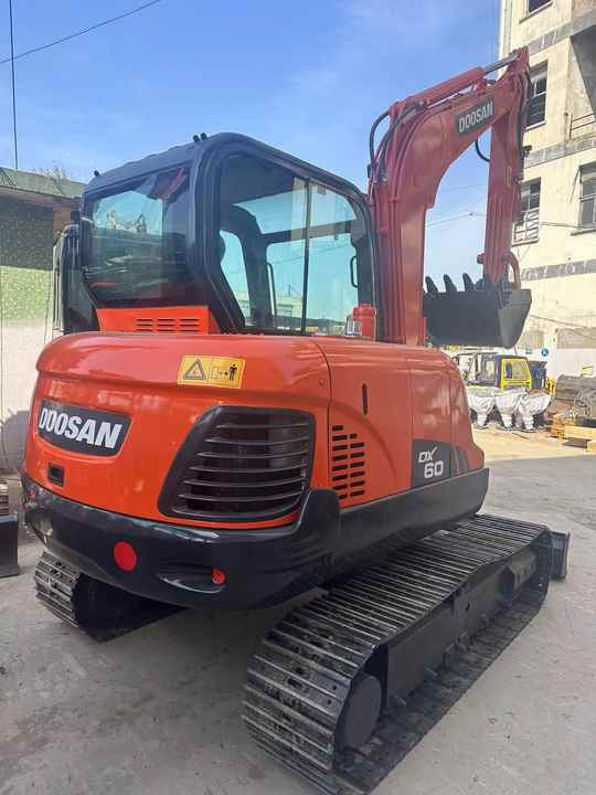 Second Hand Doosan Dx-60 Excavator for Sale - Máy xúc bánh xích: hình 2 Second Hand Doosan Dx-60 Excavator for Sale - Máy xúc bánh xích: hình 2