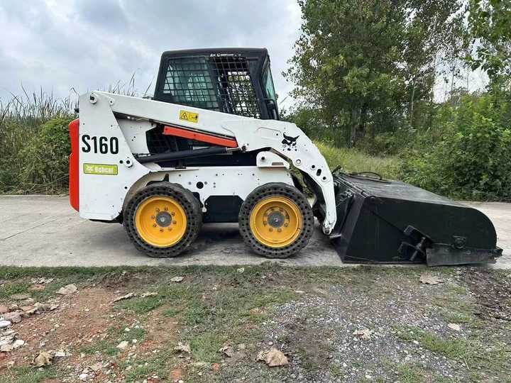USED BOBCAT S160 Skid-steer Loader with Very Good Performance Is for Sale at a Low Price. - Máy xúc lật đa năng: hình 3 USED BOBCAT S160 Skid-steer Loader with Very Good Performance Is for Sale at a Low Price. - Máy xúc lật đa năng: hình 3
