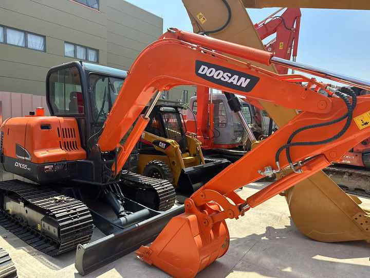 USED Doosan Dx55 Mini Excavator with Good Condition for Sale - Máy xúc mini: hình 5 USED Doosan Dx55 Mini Excavator with Good Condition for Sale - Máy xúc mini: hình 5