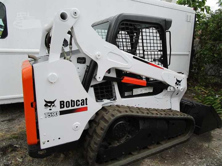 Used Bobcat T590 Used Skid Steer Loader with Good Condition for Sale S160 S185 S300 S330 T590 3T 4T 5T 2T - Máy xúc lật đa năng: hình 4 Used Bobcat T590 Used Skid Steer Loader with Good Condition for Sale S160 S185 S300 S330 T590 3T 4T 5T 2T - Máy xúc lật đa năng: hình 4