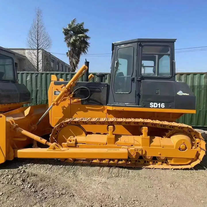 Used China Made SD16 Construction Machinery Shantui SD16 Crawler Bulldozer Earthmoving Machine Used Bulldozer - Máy ủi: hình 3 Used China Made SD16 Construction Machinery Shantui SD16 Crawler Bulldozer Earthmoving Machine Used Bulldozer - Máy ủi: hình 3