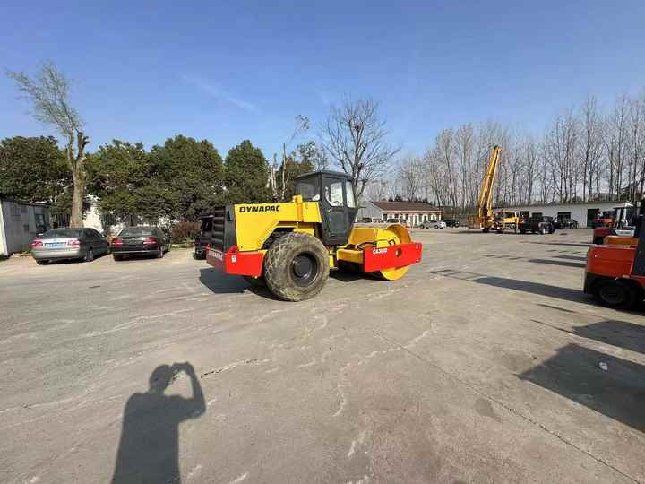 Used Dynapac CA301 Vibratory Roller with Less Working Time and Superior Performance Used Dynapac 251d/301D Roller for Sale - Máy đầm: hình 5 Used Dynapac CA301 Vibratory Roller with Less Working Time and Superior Performance Used Dynapac 251d/301D Roller for Sale - Máy đầm: hình 5