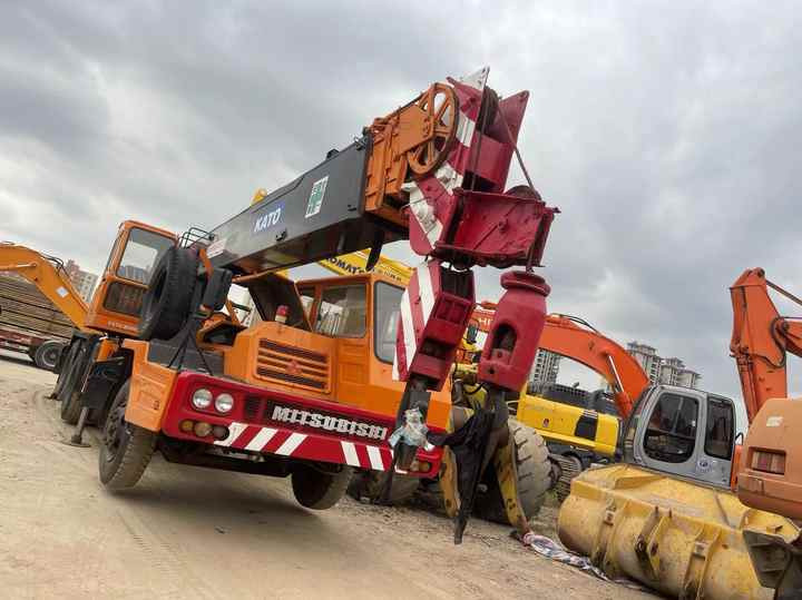 Used Heavy Construction Equipment kato 25 Tons Second Hand Mobile Crane Used Machine Hot Sale - Cẩu bánh lốp: hình 4 Used Heavy Construction Equipment kato 25 Tons Second Hand Mobile Crane Used Machine Hot Sale - Cẩu bánh lốp: hình 4
