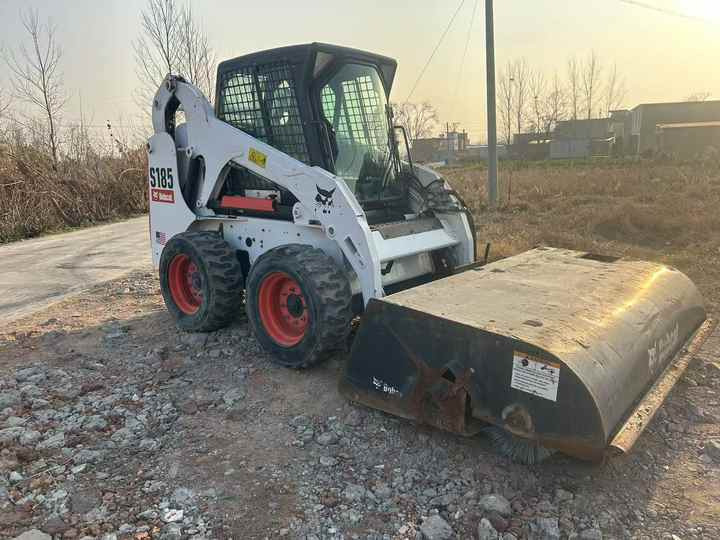 Used bobcat s185 skid steer loader on sale 100% excellent condition bobcat brand s185 s300 s550 s16 s18 skid steer sale - Máy xúc lật đa năng: hình 4 Used bobcat s185 skid steer loader on sale 100% excellent condition bobcat brand s185 s300 s550 s16 s18 skid steer sale - Máy xúc lật đa năng: hình 4