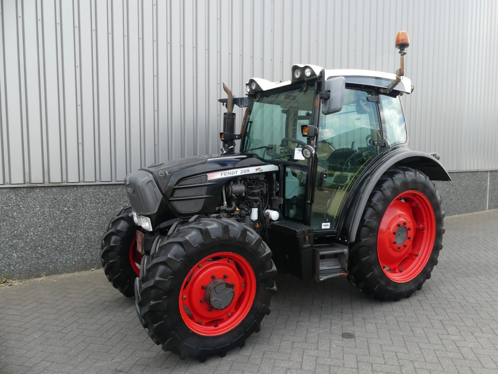 FENDT 209S Vario - Máy cày mini: hình 1 FENDT 209S Vario - Máy cày mini: hình 1