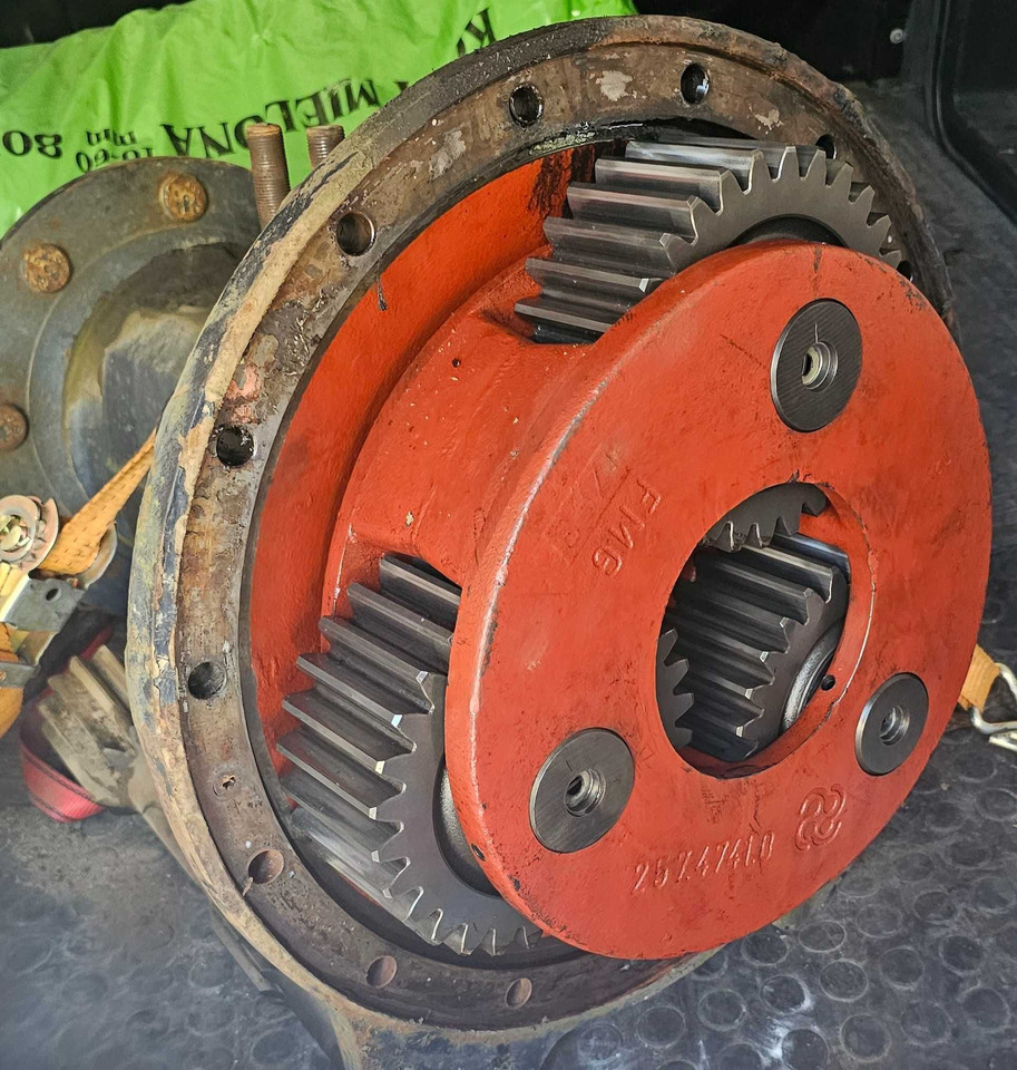 Zwolnica tylna kompletna Deutz Fahr Same Lamborghini - Phụ tùng cho Máy móc nông nghiệp: hình 1 Zwolnica tylna kompletna Deutz Fahr Same Lamborghini - Phụ tùng cho Máy móc nông nghiệp: hình 1