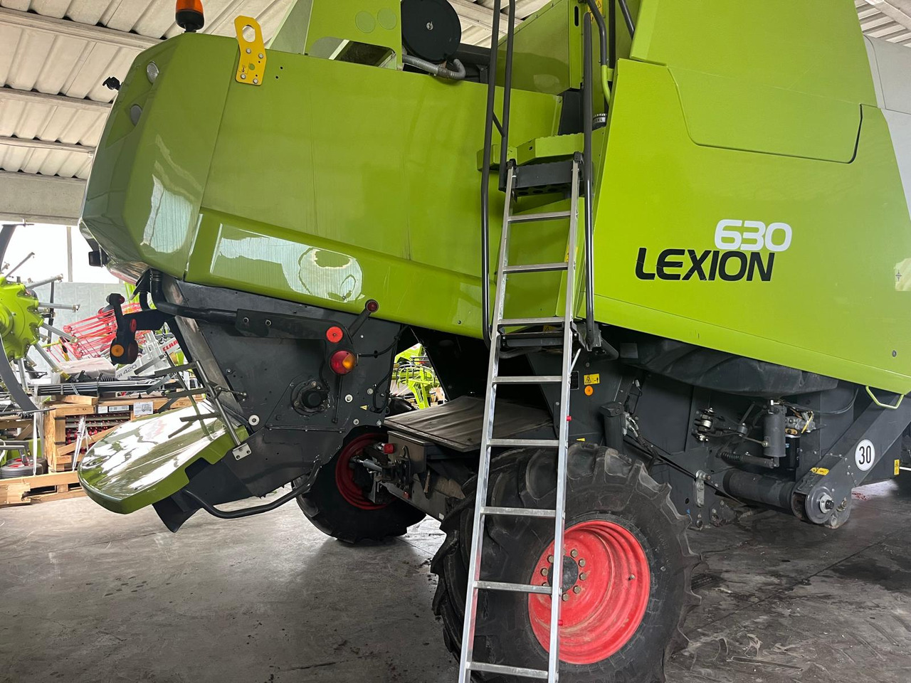 Claas Lexion 630 Montana - Máy gặt đập: hình 2 Claas Lexion 630 Montana - Máy gặt đập: hình 2