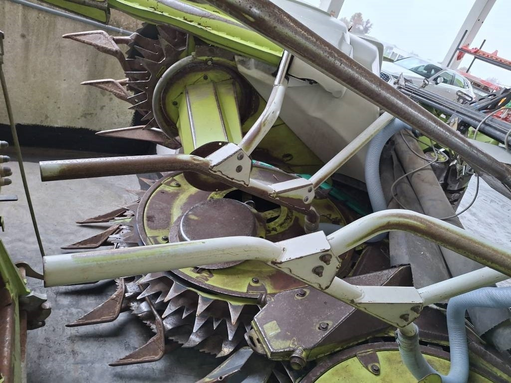 Claas Orbis 450 - Trang thiết bị dàn trải: hình 4 Claas Orbis 450 - Trang thiết bị dàn trải: hình 4