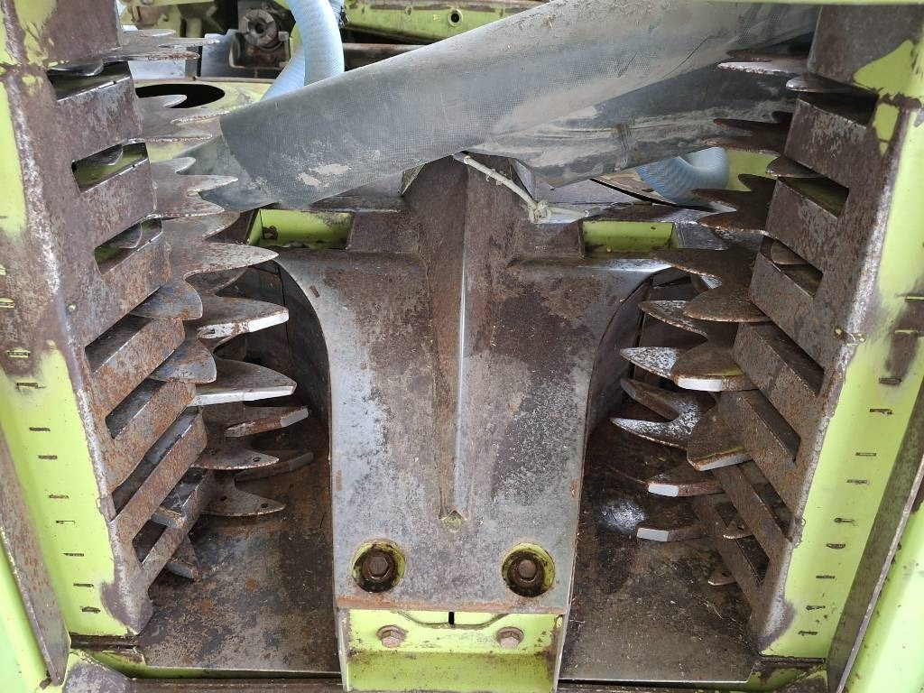 Claas Orbis 450 - Trang thiết bị dàn trải: hình 5 Claas Orbis 450 - Trang thiết bị dàn trải: hình 5