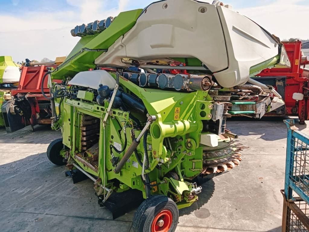Claas Orbis 900 - Trang thiết bị dàn trải: hình 2 Claas Orbis 900 - Trang thiết bị dàn trải: hình 2