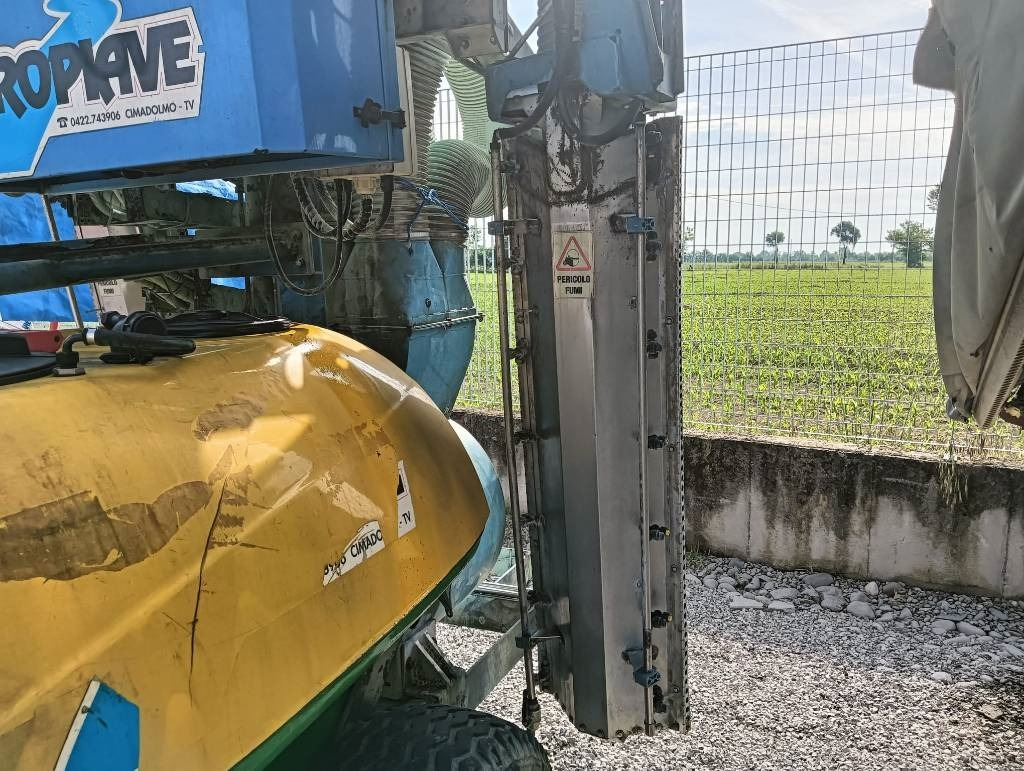 EUROPIAVE 1500 LT - Trang thiết bị bón phân: hình 3 EUROPIAVE 1500 LT - Trang thiết bị bón phân: hình 3