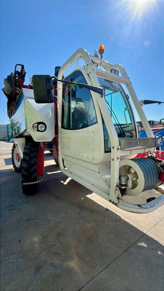 Finotto E170 - Trang thiết bị bón phân: hình 2 Finotto E170 - Trang thiết bị bón phân: hình 2