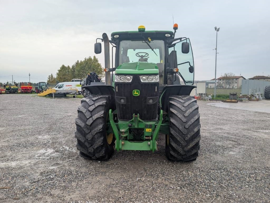 John Deere 7230 R - Máy cày: hình 2 John Deere 7230 R - Máy cày: hình 2