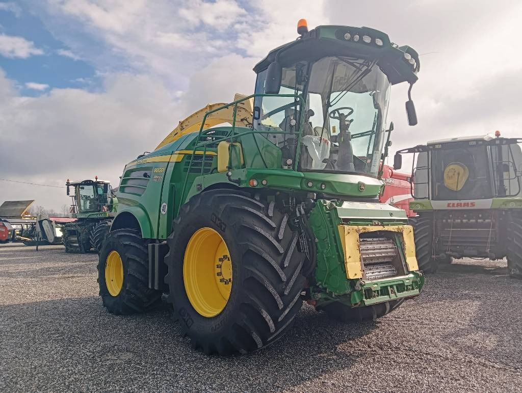 John Deere 8800 - Máy gặt đập thức ăn gia súc: hình 1 John Deere 8800 - Máy gặt đập thức ăn gia súc: hình 1