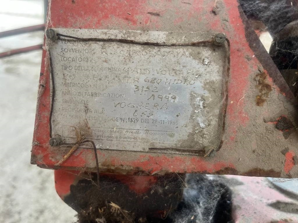 Lely TH 680 - Dàn trải/ Cào: hình 2 Lely TH 680 - Dàn trải/ Cào: hình 2