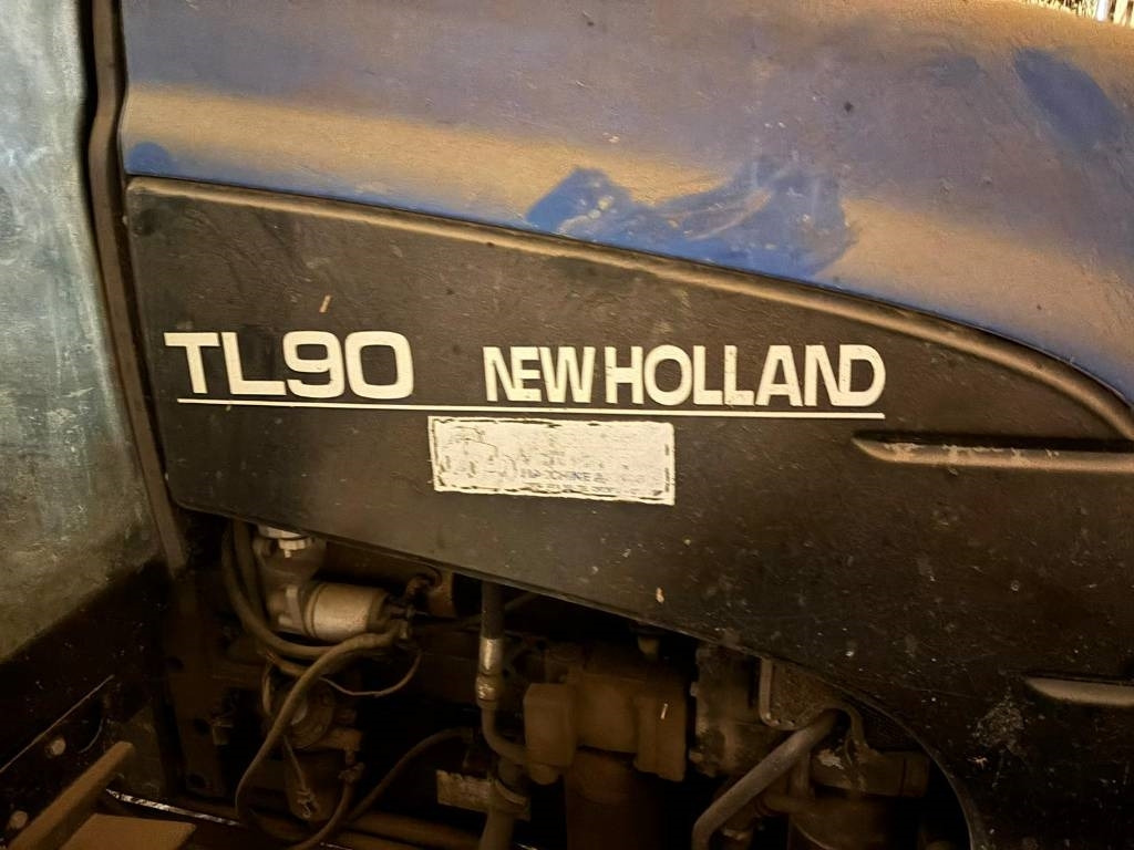 New Holland TL 90 - Máy cày: hình 2 New Holland TL 90 - Máy cày: hình 2