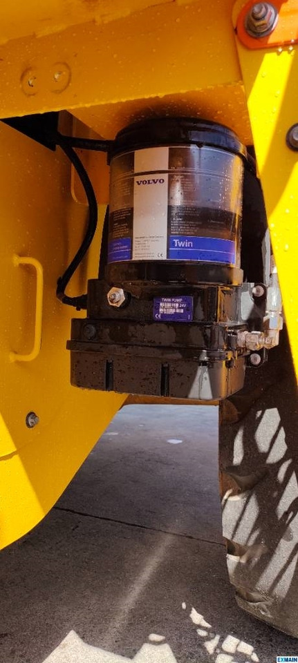 Volvo L 70 H - Máy xúc lật bánh lốp: hình 5 Volvo L 70 H - Máy xúc lật bánh lốp: hình 5