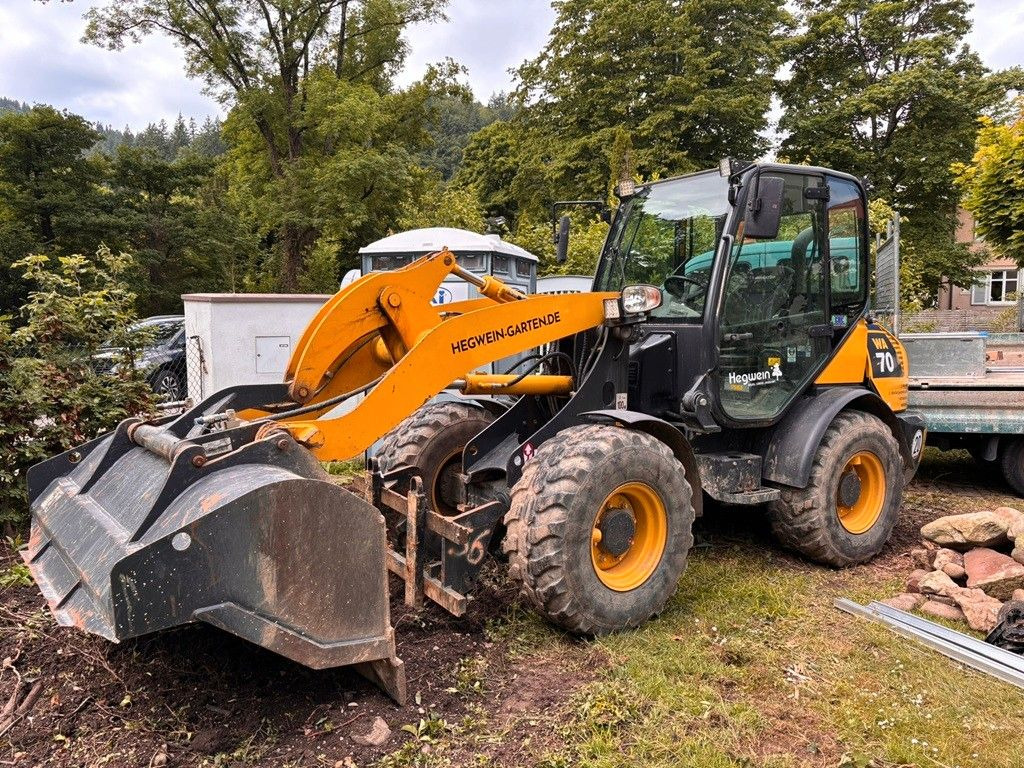 Komatsu WA70-7 - Máy xúc lật bánh lốp: hình 1 Komatsu WA70-7 - Máy xúc lật bánh lốp: hình 1