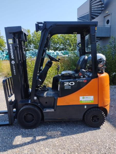 Doosan Chariot élévateur fenwick 2t gaz DOOSAN fenwick - Xe nâng gas: hình 1 Doosan Chariot élévateur fenwick 2t gaz DOOSAN fenwick - Xe nâng gas: hình 1