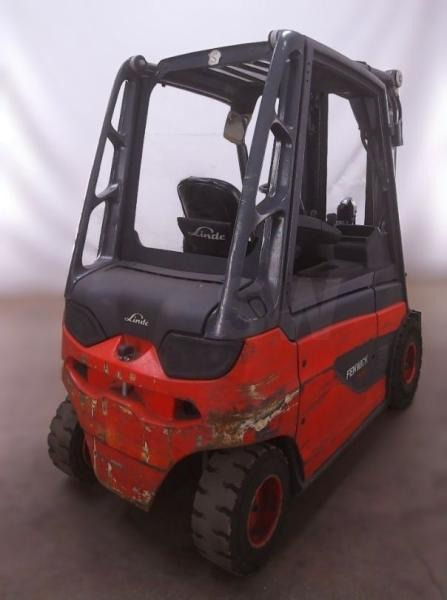 Fenwick E25 - Xe nâng điện: hình 2 Fenwick E25 - Xe nâng điện: hình 2