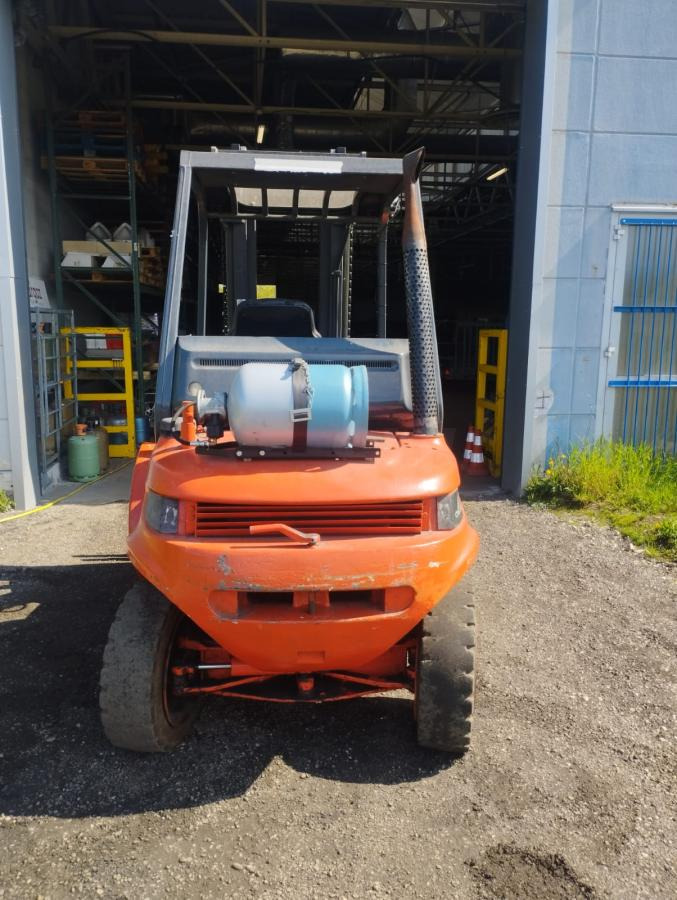 Fenwick H45T - Xe nâng gas: hình 3 Fenwick H45T - Xe nâng gas: hình 3