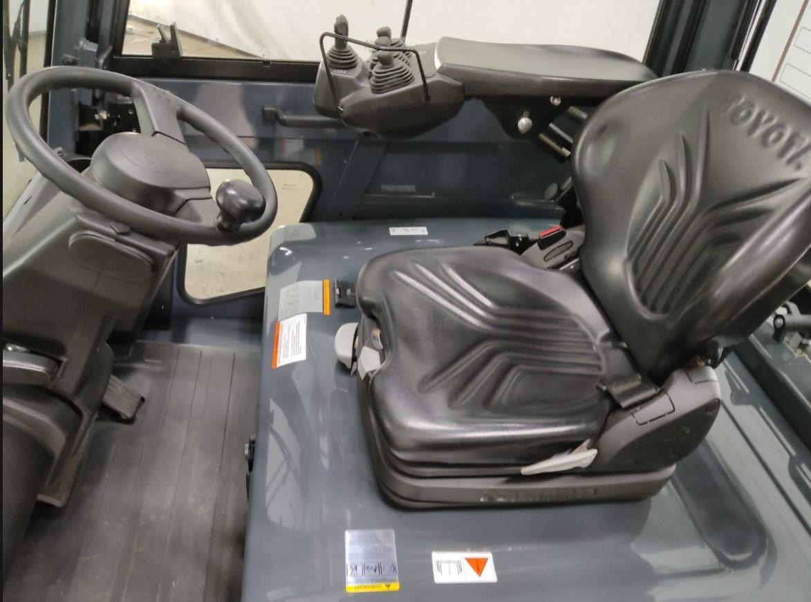 Toyota - Xe nâng điện: hình 3 Toyota - Xe nâng điện: hình 3