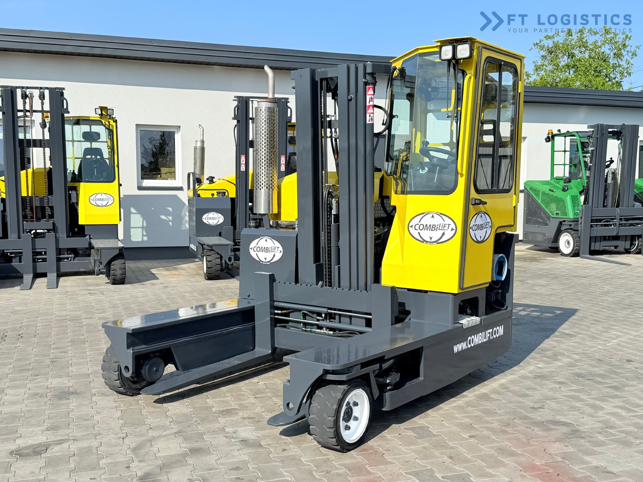 COMBILIFT C3000 / GAS / TRIPLEX - 4900MM / ONLY 1537 HOURS / FORK POSITIONER / CABIN / LIKE NEW - Xe tải tiếp cận 4 hướng: hình 1 COMBILIFT C3000 / GAS / TRIPLEX - 4900MM / ONLY 1537 HOURS / FORK POSITIONER / CABIN / LIKE NEW - Xe tải tiếp cận 4 hướng: hình 1