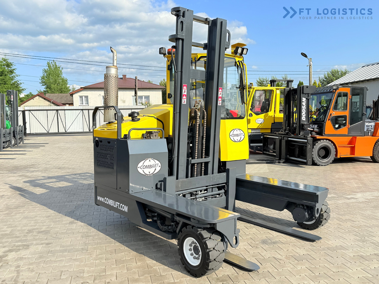 COMBILIFT C4000 / DIESEL / DUPLEX - 4100MM / FORK POSITIONER / ONLY 2951 MTH / LIKE NEW - Xe tải tiếp cận 4 hướng: hình 5 COMBILIFT C4000 / DIESEL / DUPLEX - 4100MM / FORK POSITIONER / ONLY 2951 MTH / LIKE NEW - Xe tải tiếp cận 4 hướng: hình 5
