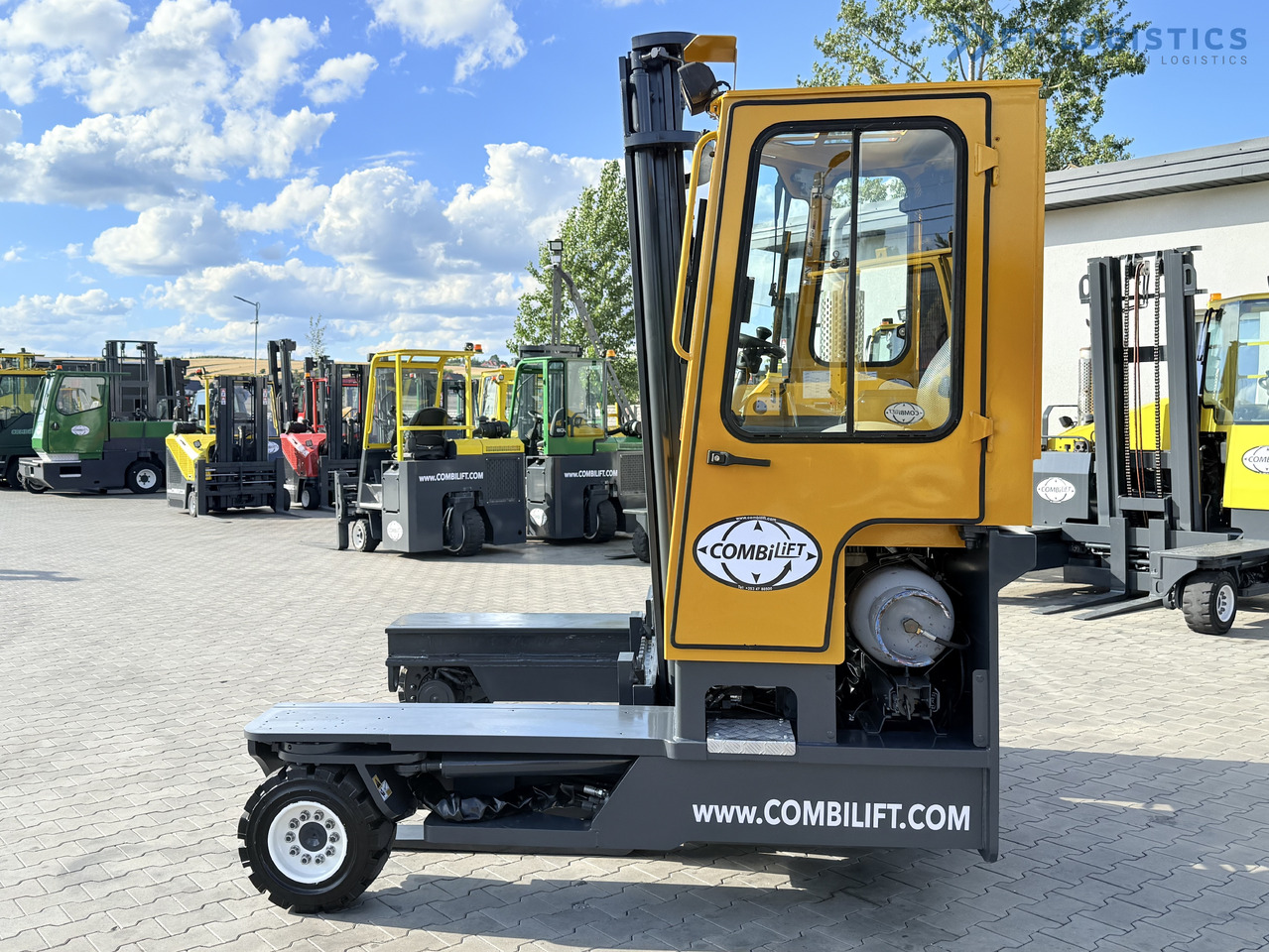 COMBILIFT C4000 / GAS / DUPLEX - 4100MM / SIDE SHIFT / FREE LIFT / FULL HEATED CABIN / ONLY 4223 HOURS / CONDITION – LIKE NEW! - Xe tải tiếp cận 4 hướng: hình 4 COMBILIFT C4000 / GAS / DUPLEX - 4100MM / SIDE SHIFT / FREE LIFT / FULL HEATED CABIN / ONLY 4223 HOURS / CONDITION – LIKE NEW! - Xe tải tiếp cận 4 hướng: hình 4