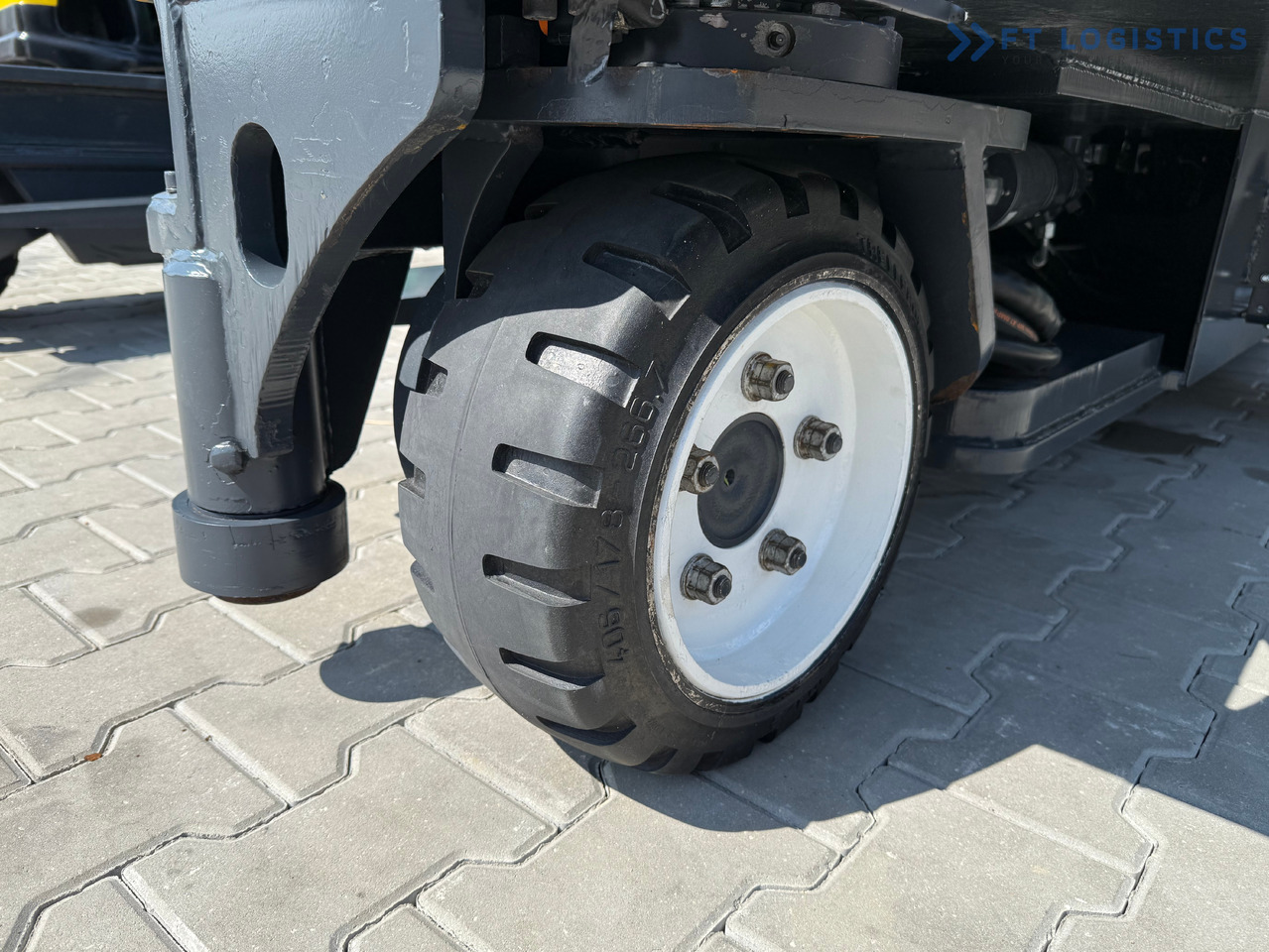 COMBILIFT C5000E / ELECTRIC / TRIPLEX 8300MM / FULL FREE LIFT / WIDE POSITIONER / FORK SIDESHIFT / BATTERY LIKE NEW - Xe tải tiếp cận 4 hướng: hình 3 COMBILIFT C5000E / ELECTRIC / TRIPLEX 8300MM / FULL FREE LIFT / WIDE POSITIONER / FORK SIDESHIFT / BATTERY LIKE NEW - Xe tải tiếp cận 4 hướng: hình 3