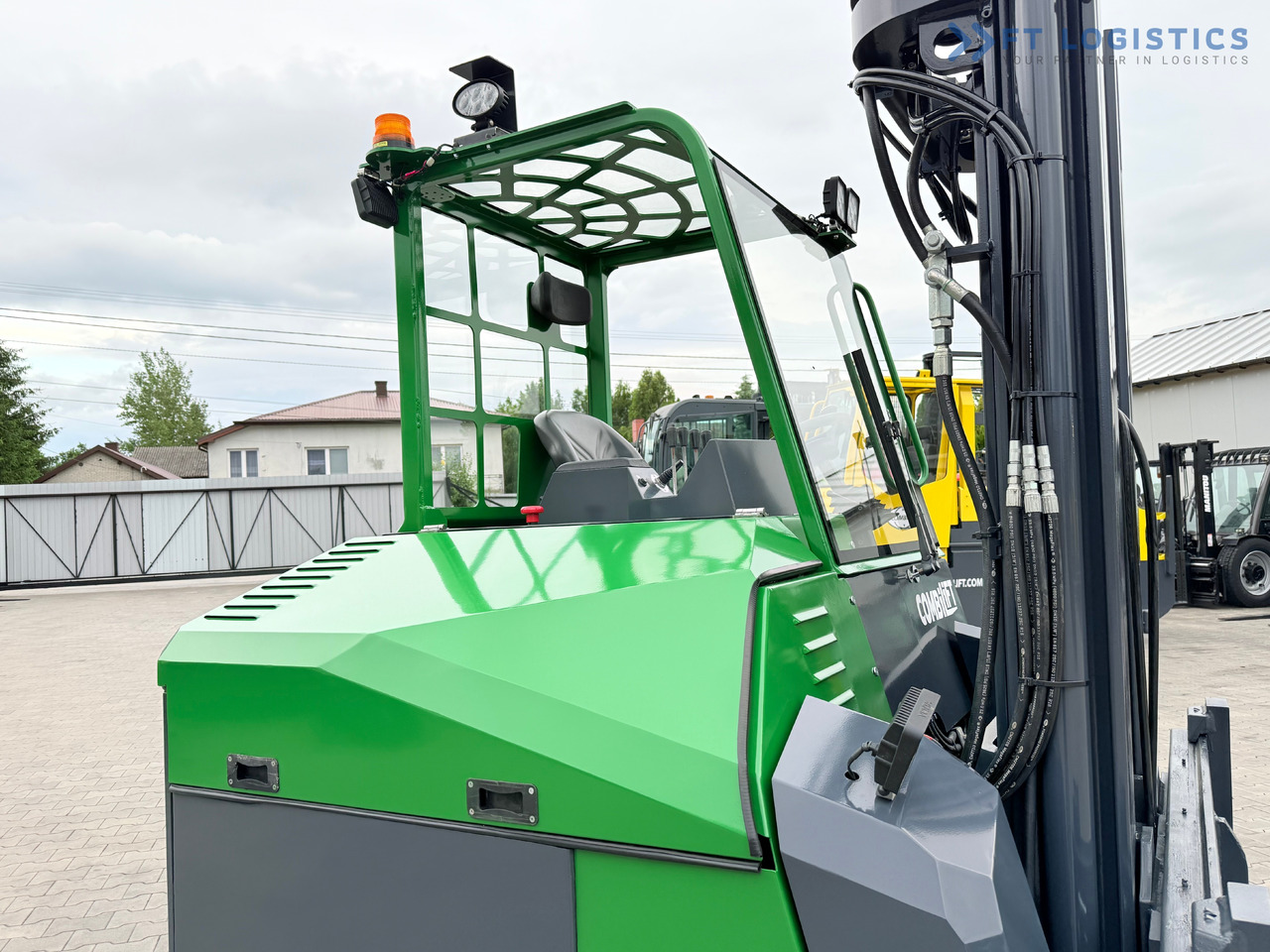 COMBILIFT Combilift CBE4000 / TRIPLEX 5200MM / ELECTRIC / FREE LIFT / FORK POSITIONER / SIDESHIFT / LIKE NEW - Xe tải tiếp cận 4 hướng: hình 4 COMBILIFT Combilift CBE4000 / TRIPLEX 5200MM / ELECTRIC / FREE LIFT / FORK POSITIONER / SIDESHIFT / LIKE NEW - Xe tải tiếp cận 4 hướng: hình 4