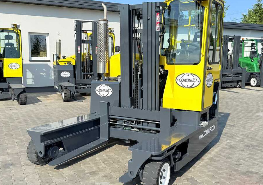 Combilift C3000 / GAS / TRIPLEX - 4900MM / ONLY 1537 HOURS / FORK POSITIONER / CABIN / LIKE NEW - Xe tải tiếp cận 4 hướng: hình 4 Combilift C3000 / GAS / TRIPLEX - 4900MM / ONLY 1537 HOURS / FORK POSITIONER / CABIN / LIKE NEW - Xe tải tiếp cận 4 hướng: hình 4