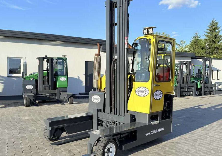 Combilift C3000 / GAS / TRIPLEX - 7600MM / FREE-LIFT / POSITIONER / A comprehensive range of four-way and side-loading forklifts. - Xe tải tiếp cận 4 hướng: hình 1 Combilift C3000 / GAS / TRIPLEX - 7600MM / FREE-LIFT / POSITIONER / A comprehensive range of four-way and side-loading forklifts. - Xe tải tiếp cận 4 hướng: hình 1
