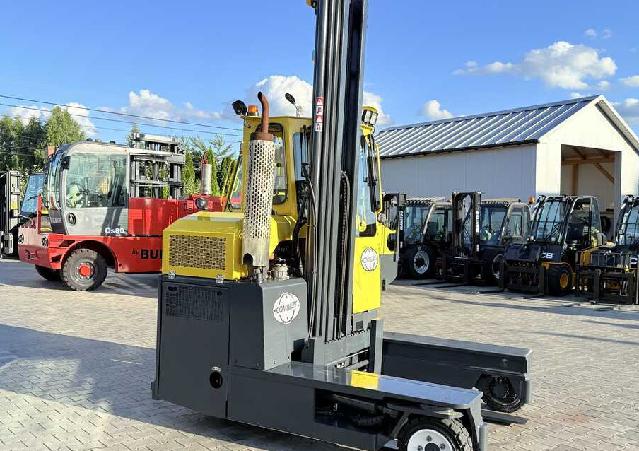 Combilift C3000 / GAS / TRIPLEX - 7600MM / FREE-LIFT / POSITIONER / A comprehensive range of four-way and side-loading forklifts. - Xe tải tiếp cận 4 hướng: hình 5 Combilift C3000 / GAS / TRIPLEX - 7600MM / FREE-LIFT / POSITIONER / A comprehensive range of four-way and side-loading forklifts. - Xe tải tiếp cận 4 hướng: hình 5