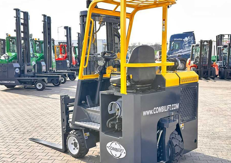 Combilift C3000CB / GAS / TRIPLEX / 4900MM / FREE LIFT / FORK POSITIONER / SIC3000CB / GAS / TRIPLEX / 4900MM / FREE LIFT / FORK POSITIONER / SIDE SHIFT / LIKE NEWDE SHIFT / LIKE NEW - Xe tải tiếp cận 4 hướng: hình 5 Combilift C3000CB / GAS / TRIPLEX / 4900MM / FREE LIFT / FORK POSITIONER / SIC3000CB / GAS / TRIPLEX / 4900MM / FREE LIFT / FORK POSITIONER / SIDE SHIFT / LIKE NEWDE SHIFT / LIKE NEW - Xe tải tiếp cận 4 hướng: hình 5